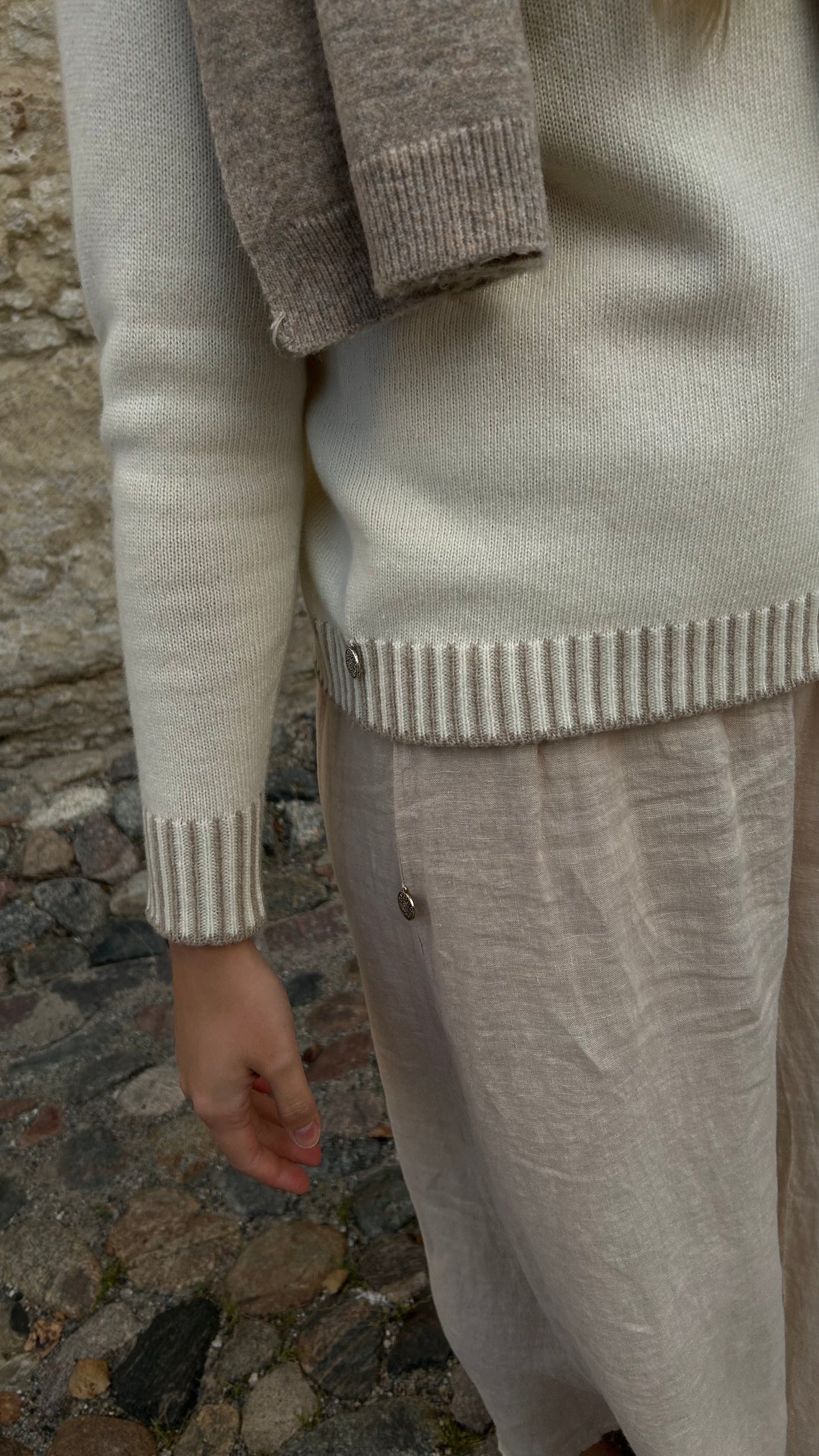 Amalia -sweater, oat milk