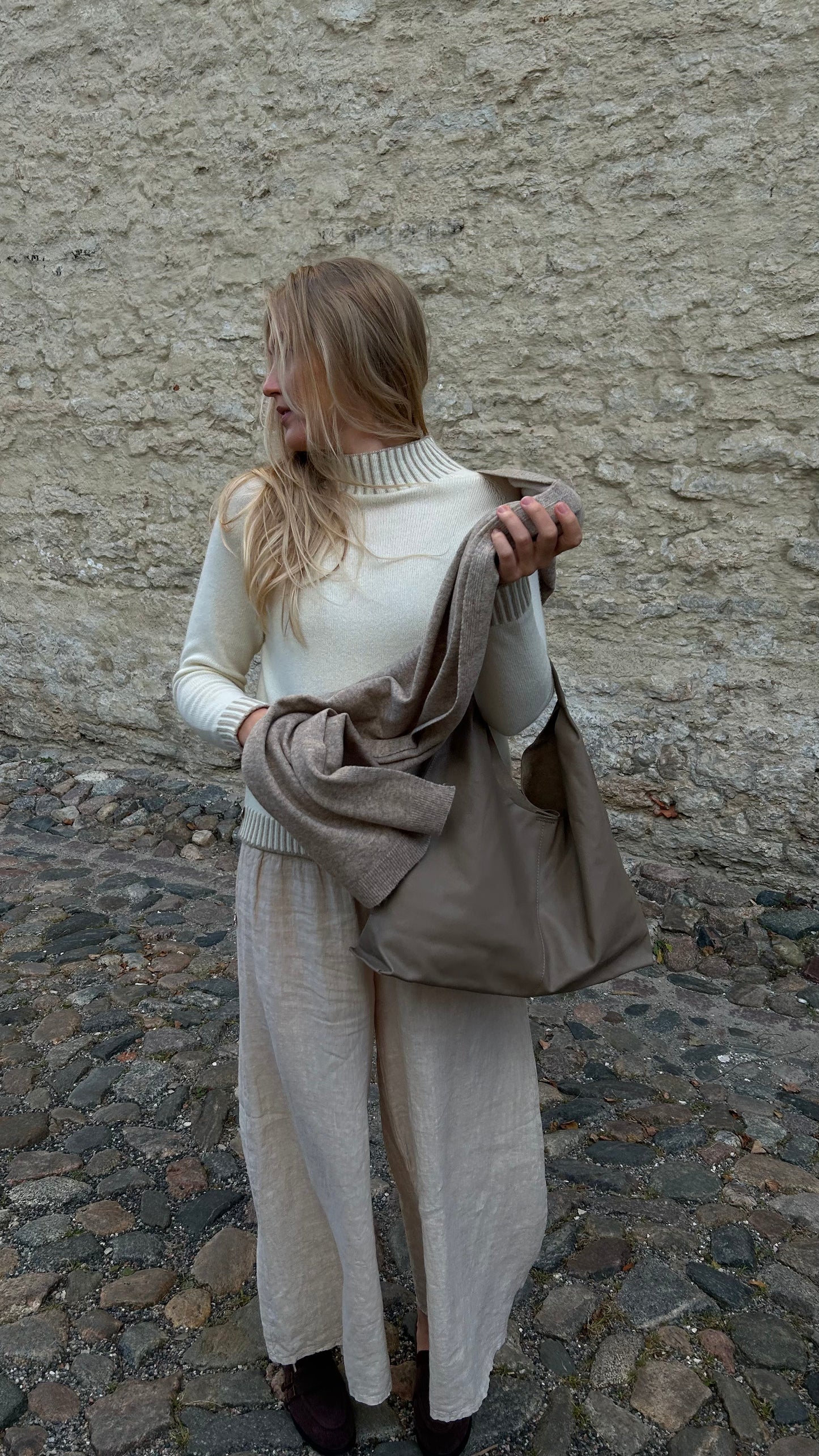 Amalia -sweater, oat milk