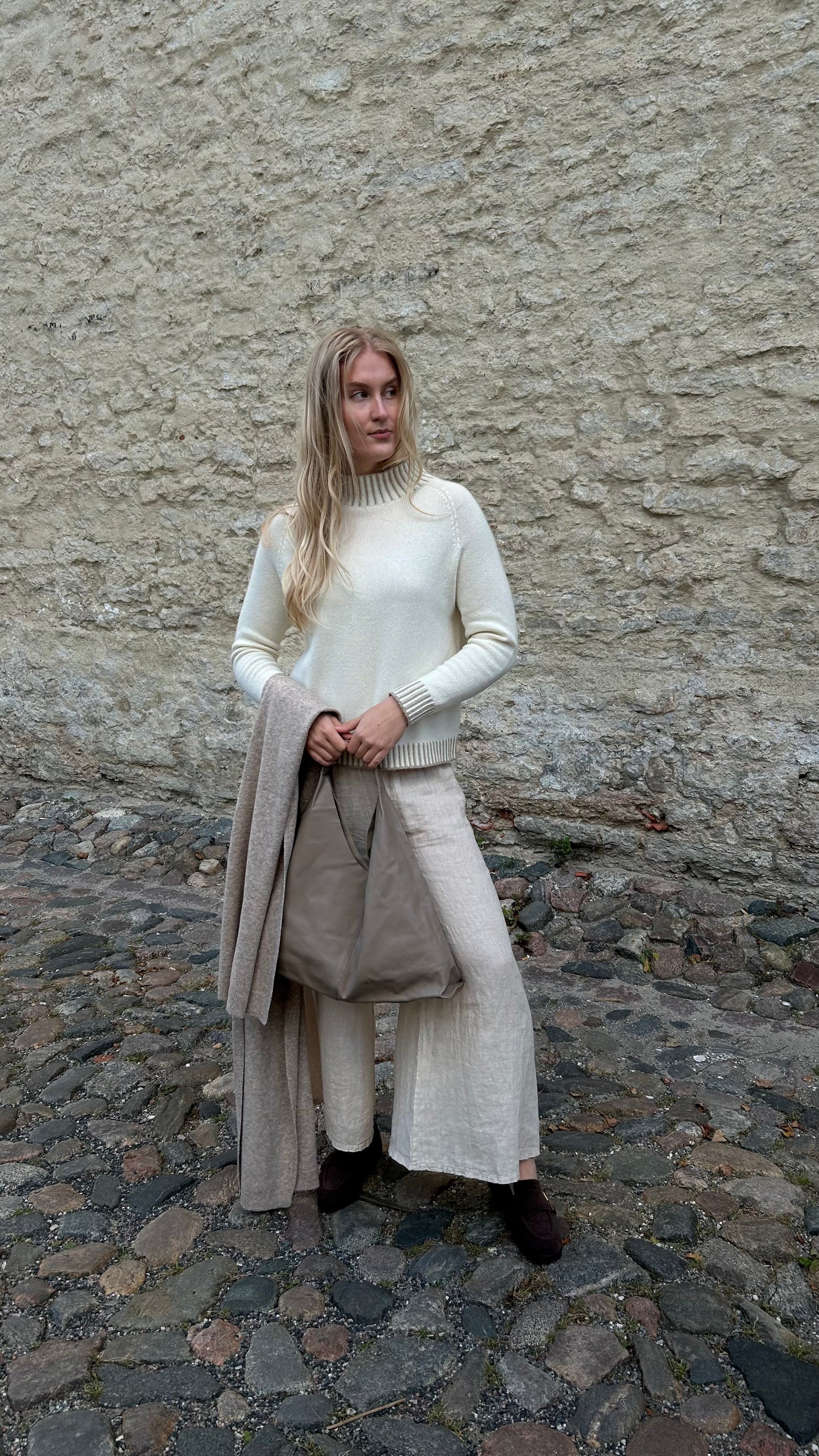 Amalia -sweater, oat milk