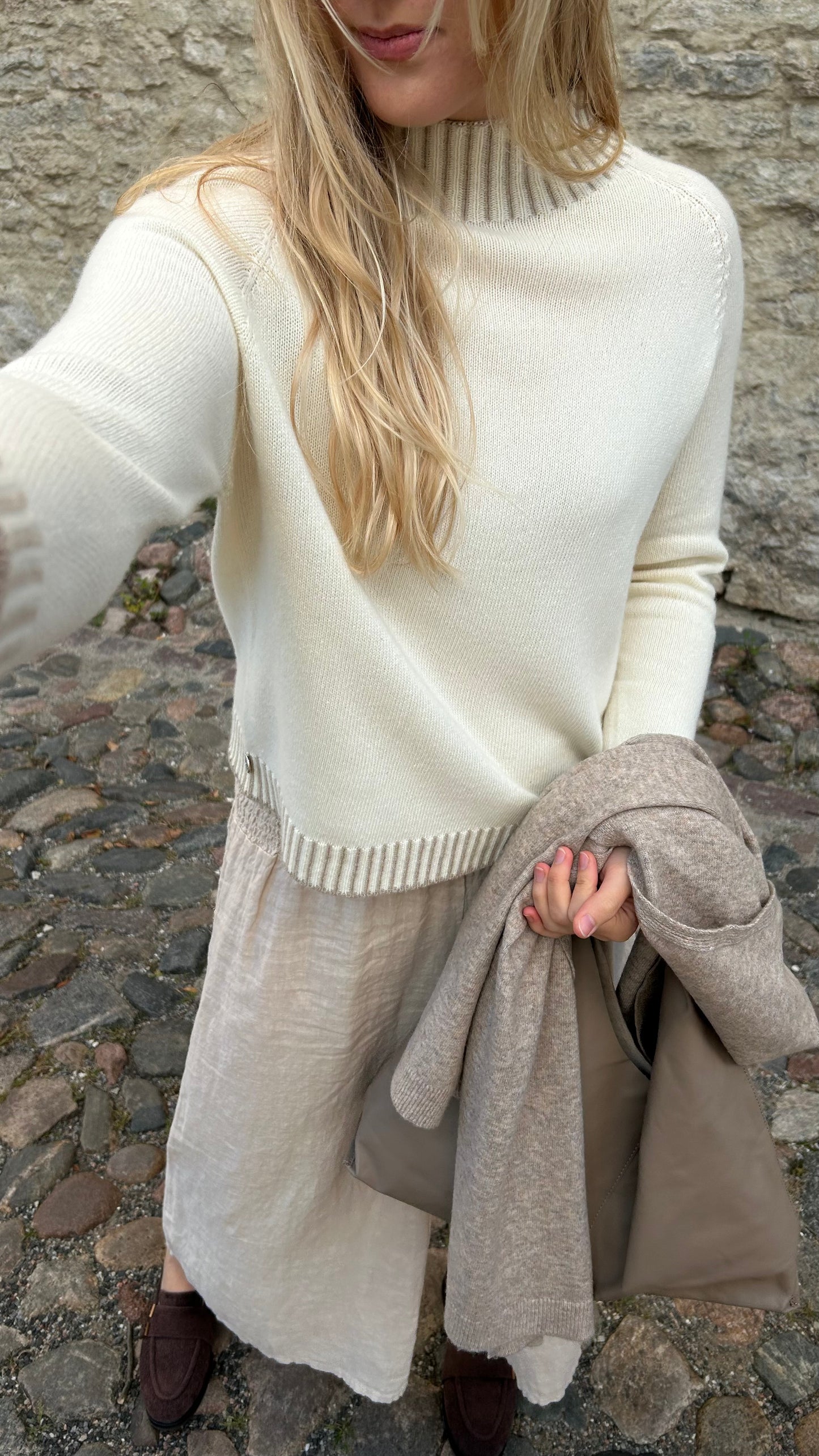 Amalia -sweater, oat milk