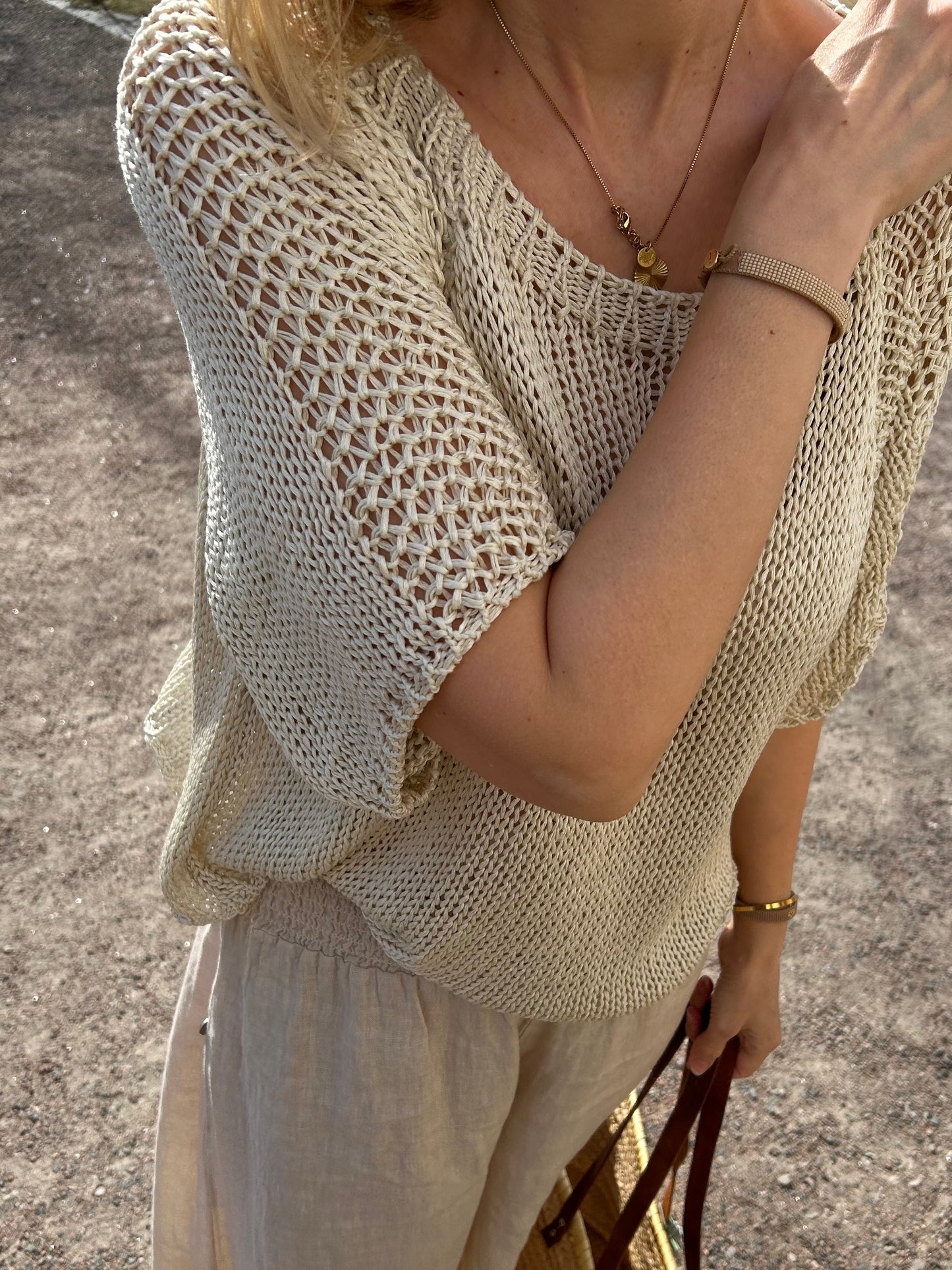 Zoe -fishnet shirt, light beige