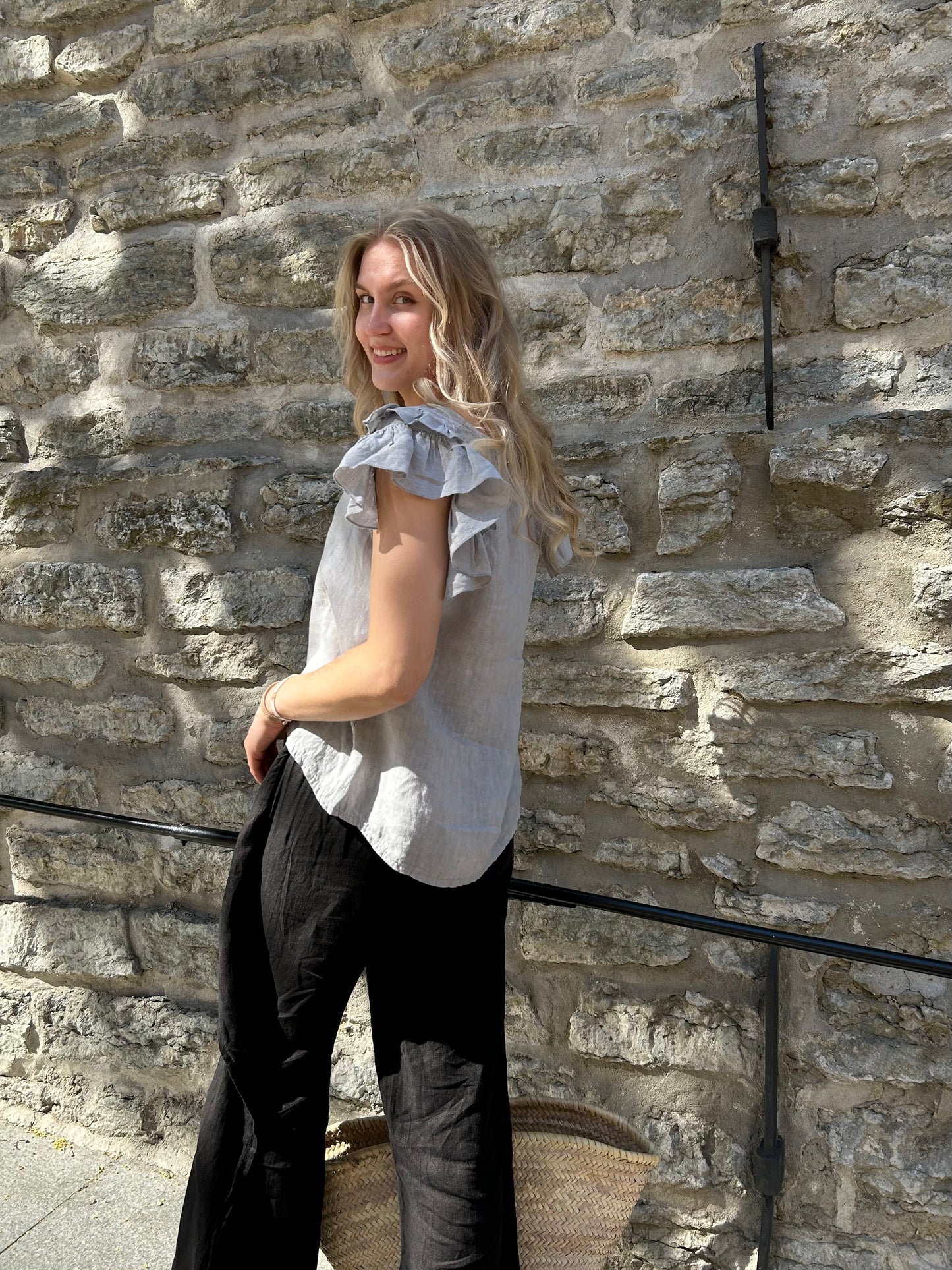 Cassandra -frill top, grey