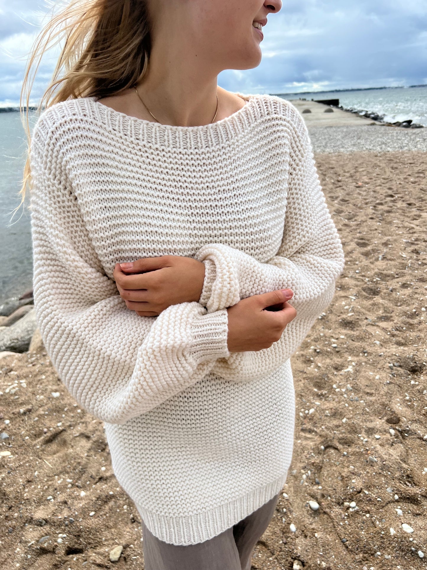 Evi -handmade knit, cloud