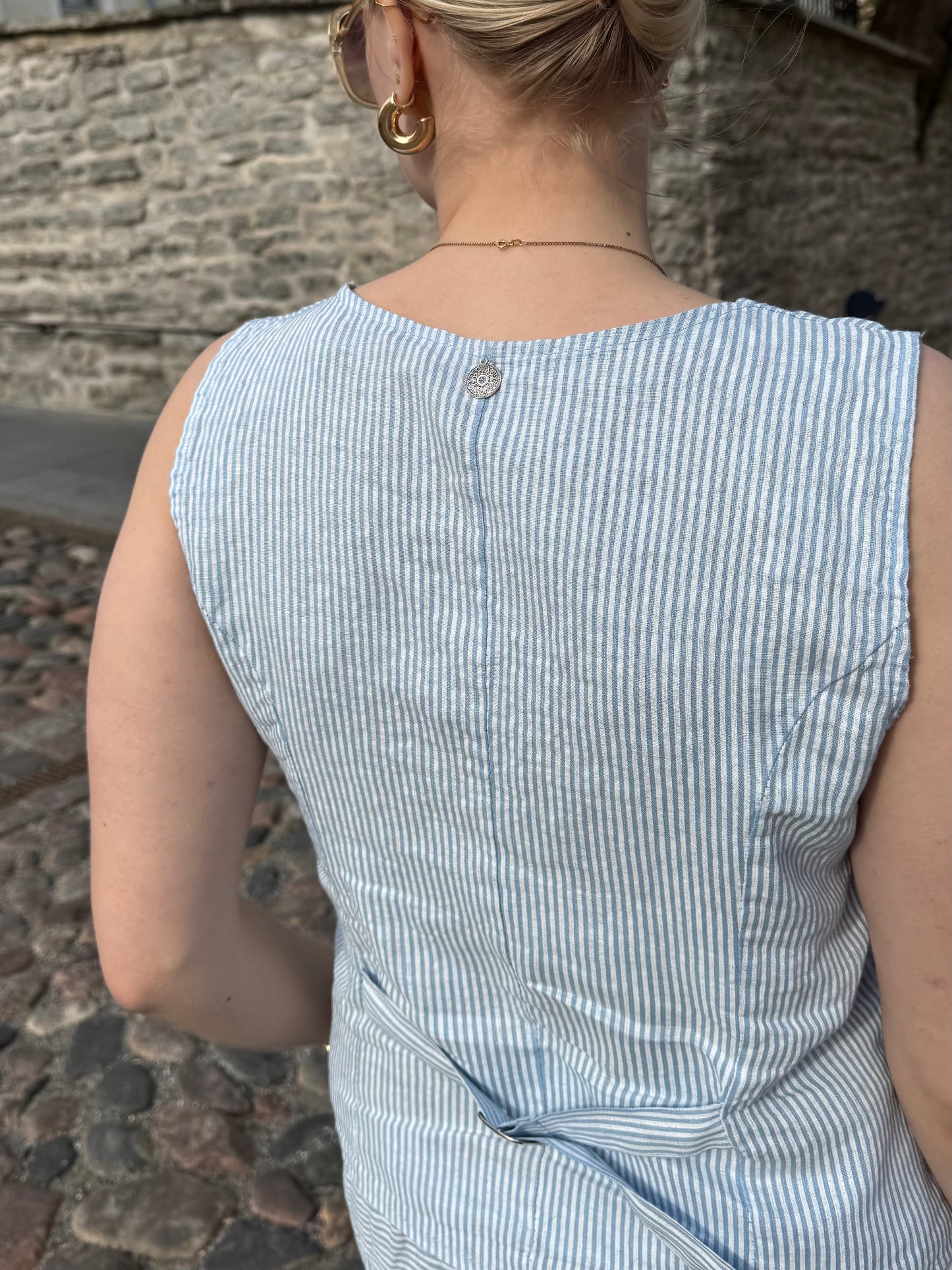 Elaine - vest, baby blue