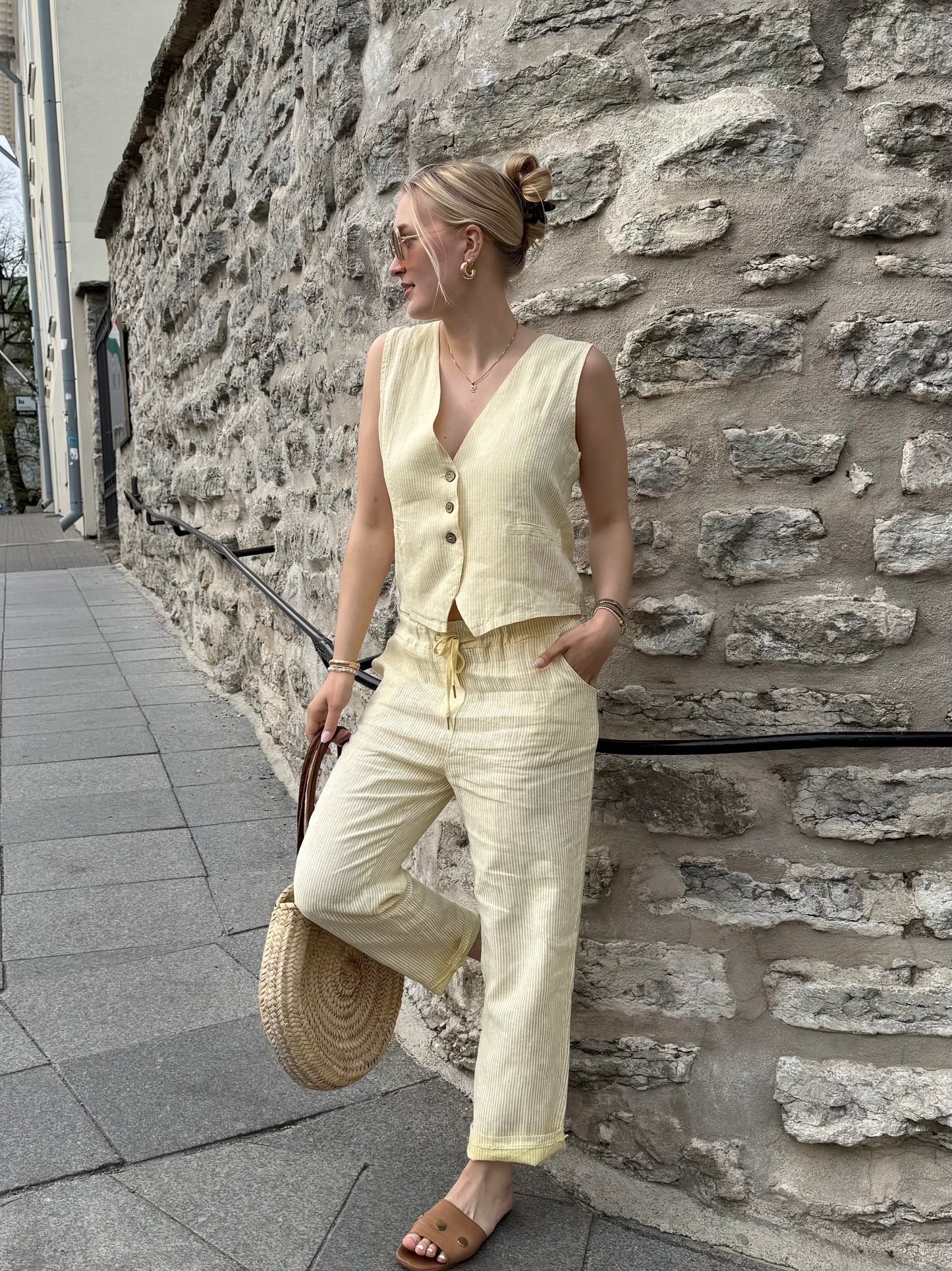Elaine - vest, butter yellow