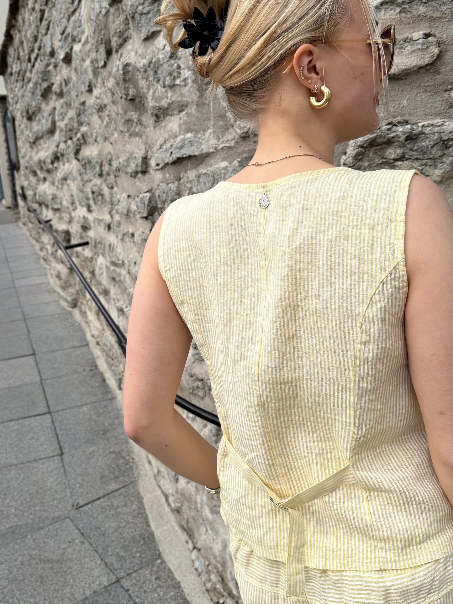 Elaine - vest, butter yellow